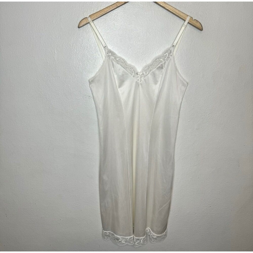 Vintage JCβ Penny Slip Women's 32 V-neck Lace Trim Nylon White Adjustable Straps